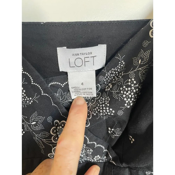 Elegant Black Midi Dress with White Floral Accents - Picture 5 of 5